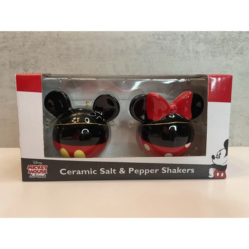 NEW Disney Mickey Mouse And Friends Ceramic Salt & Pepper Shakers Minnie Mouse